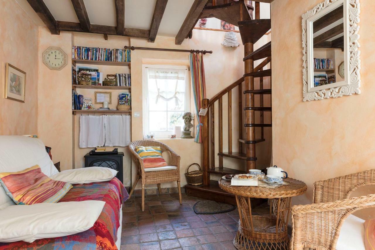 Maison D'Hotes A L'Ombre Bleue Mittainville Luaran gambar